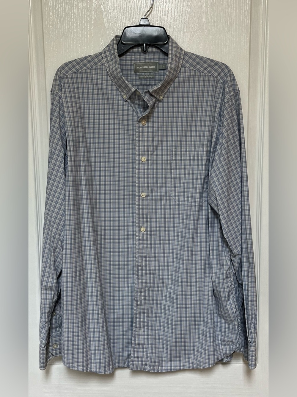 The Southern Shirt Company Men's Blue and Gray Plaid Button-Down Shirt